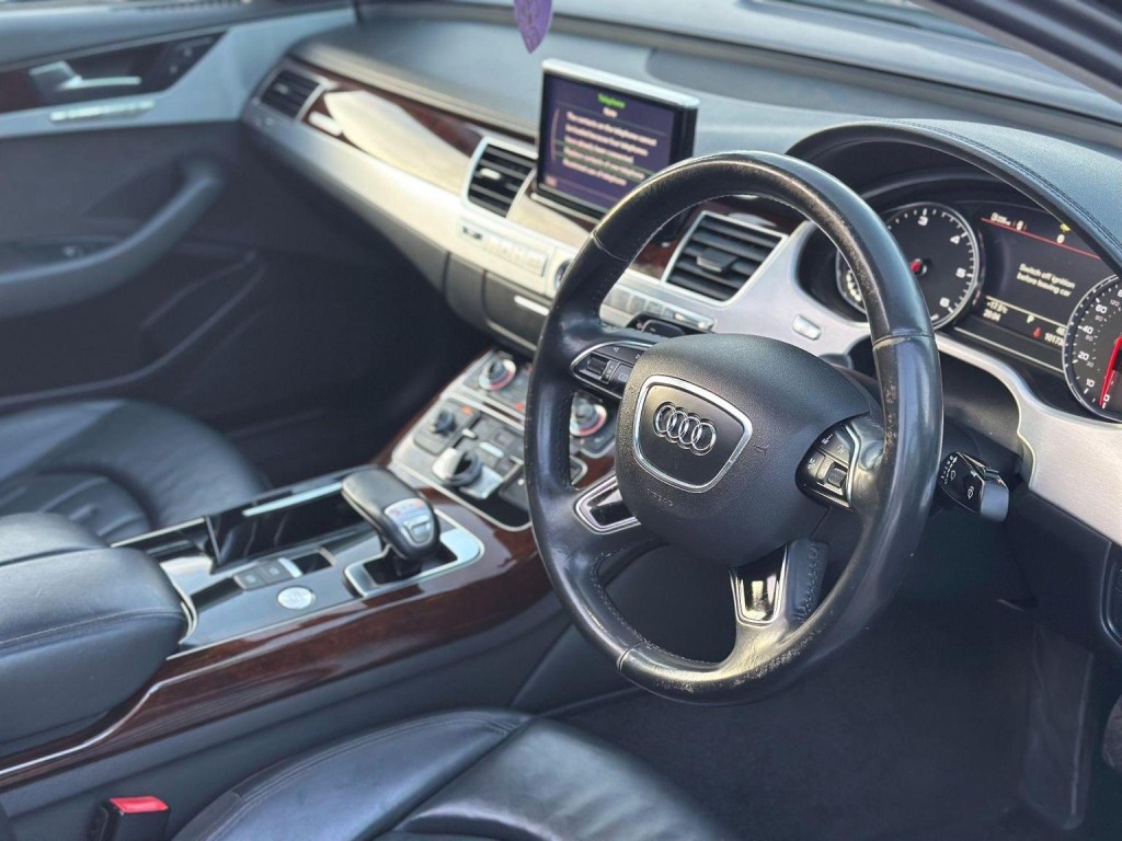 AUDI A8