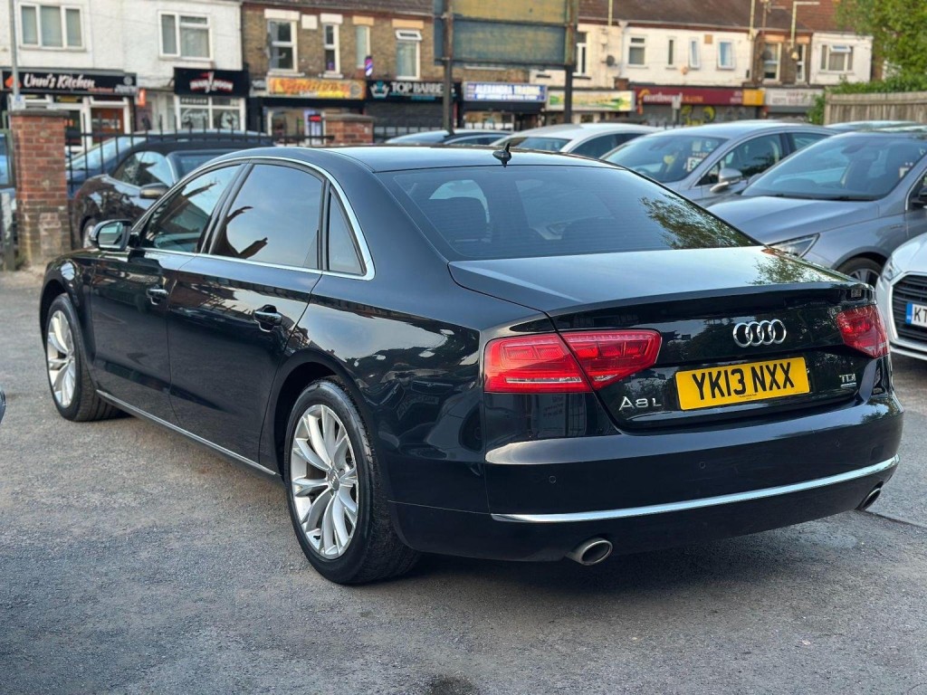 AUDI A8