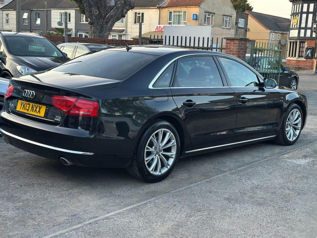 AUDI A8