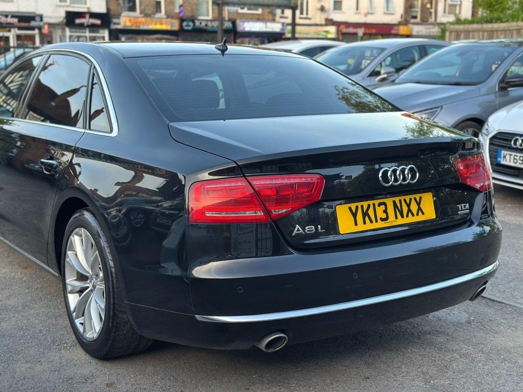 AUDI A8