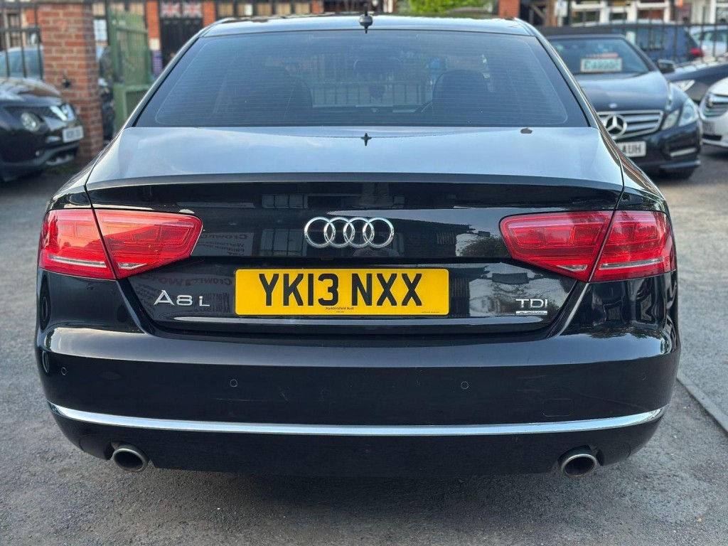 AUDI A8