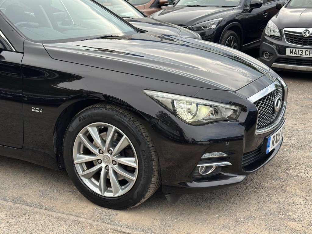 INFINITI Q50