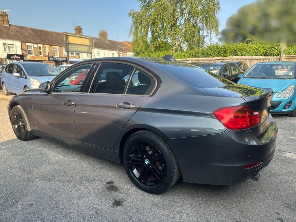 BMW 3 SERIES