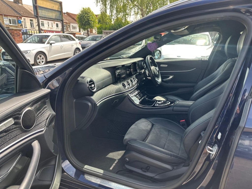 MERCEDES-BENZ E CLASS