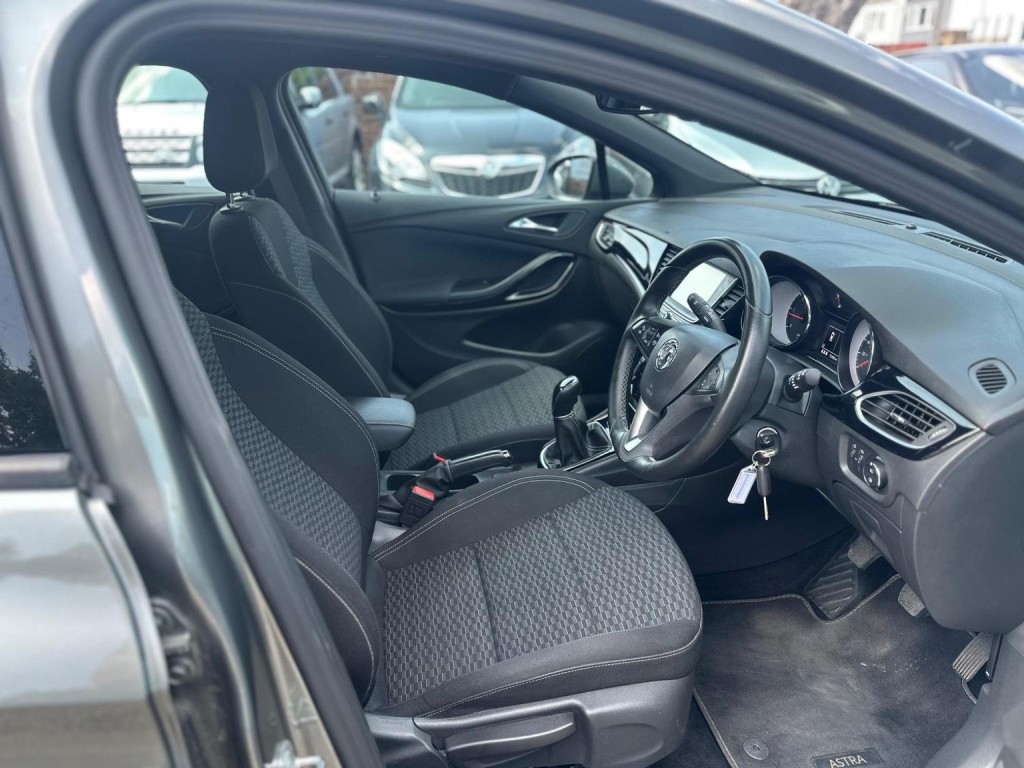 VAUXHALL ASTRA