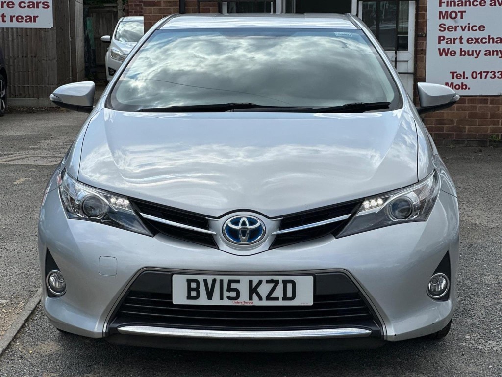 View TOYOTA AURIS 1.8 VVT-h Icon Plus CVT Euro 5 (s/s) 5dr