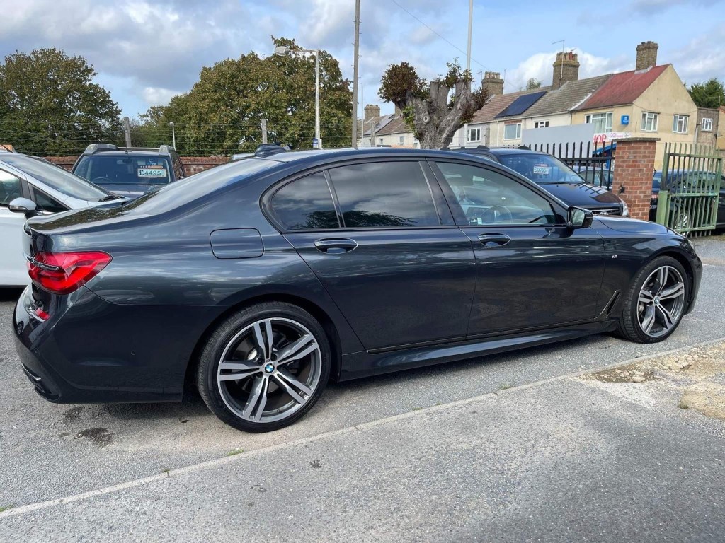 BMW 7 SERIES