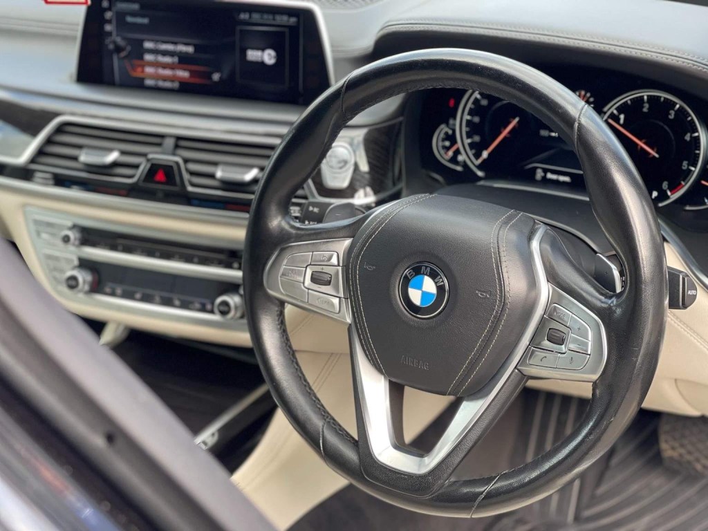 BMW 7 SERIES