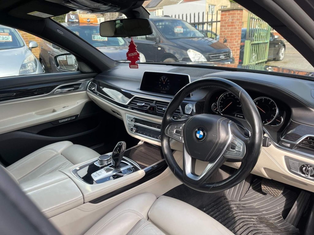 BMW 7 SERIES