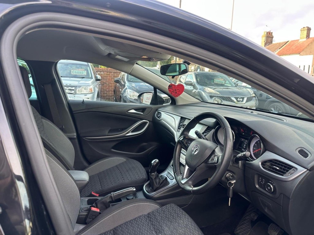 VAUXHALL ASTRA