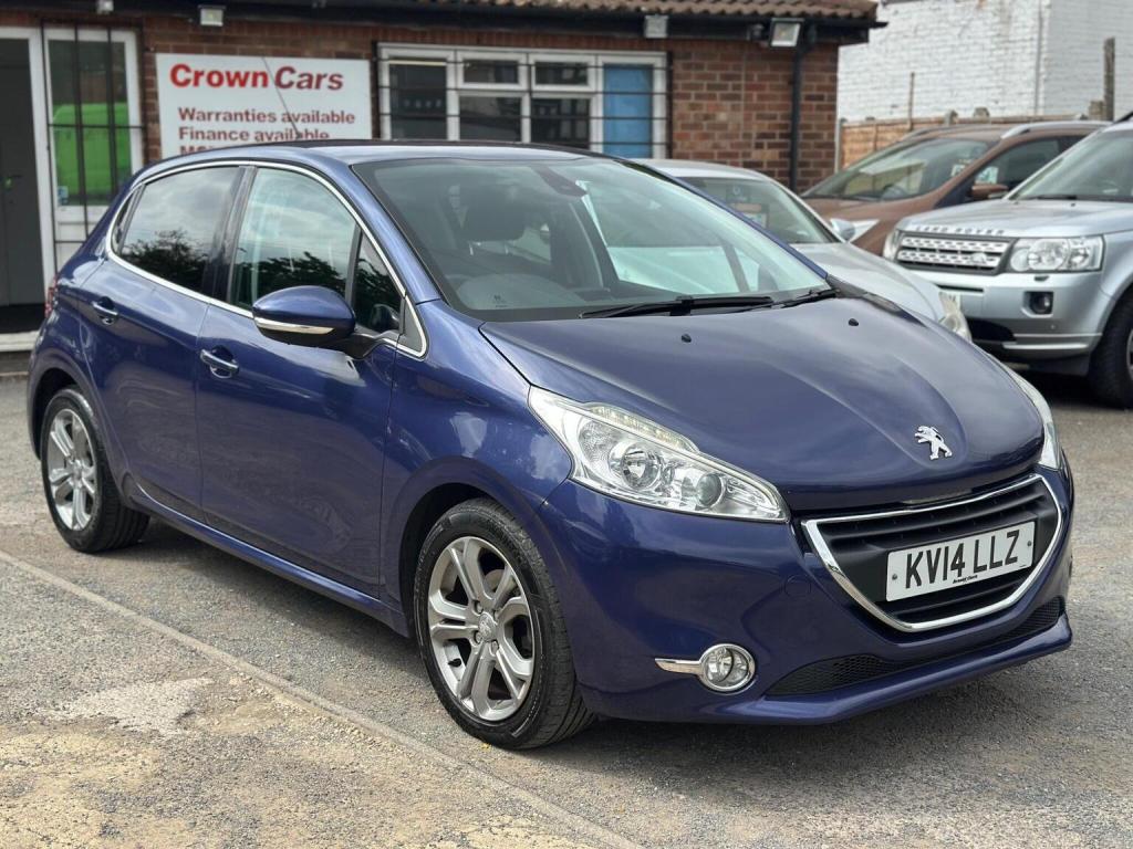 PEUGEOT 208