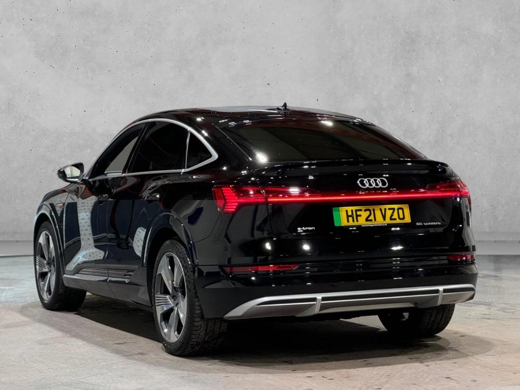 AUDI E-TRON