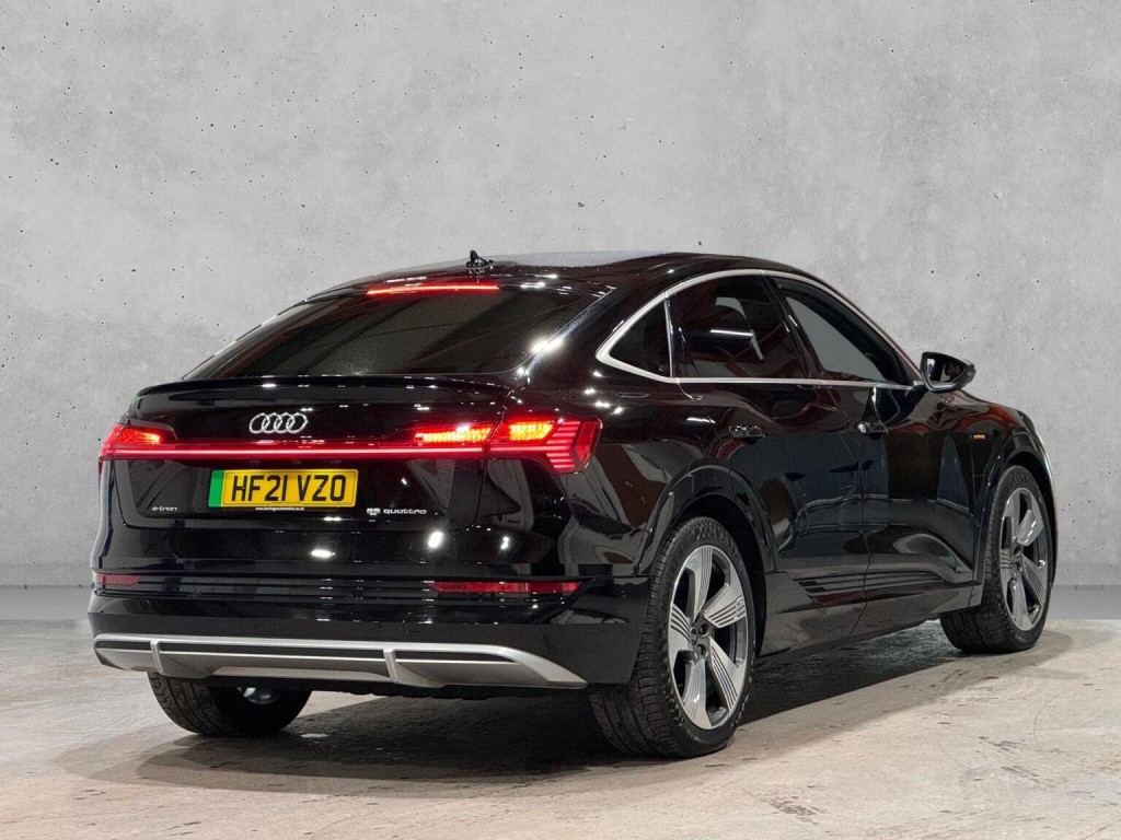 AUDI E-TRON