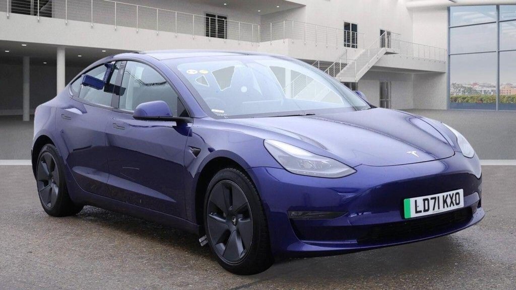 TESLA MODEL 3