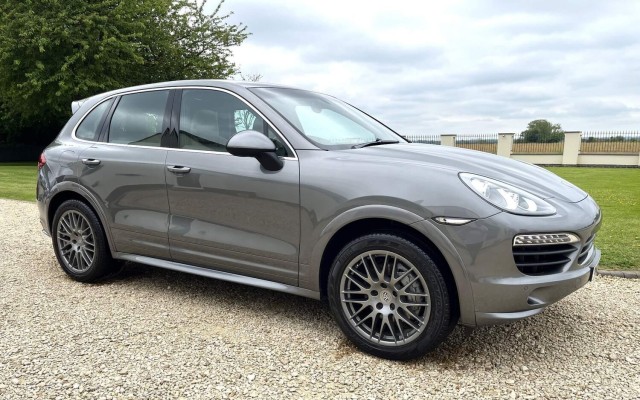 PORSCHE CAYENNE