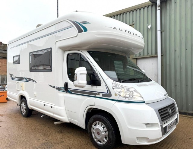 AUTO-TRAIL TRACKER EKS