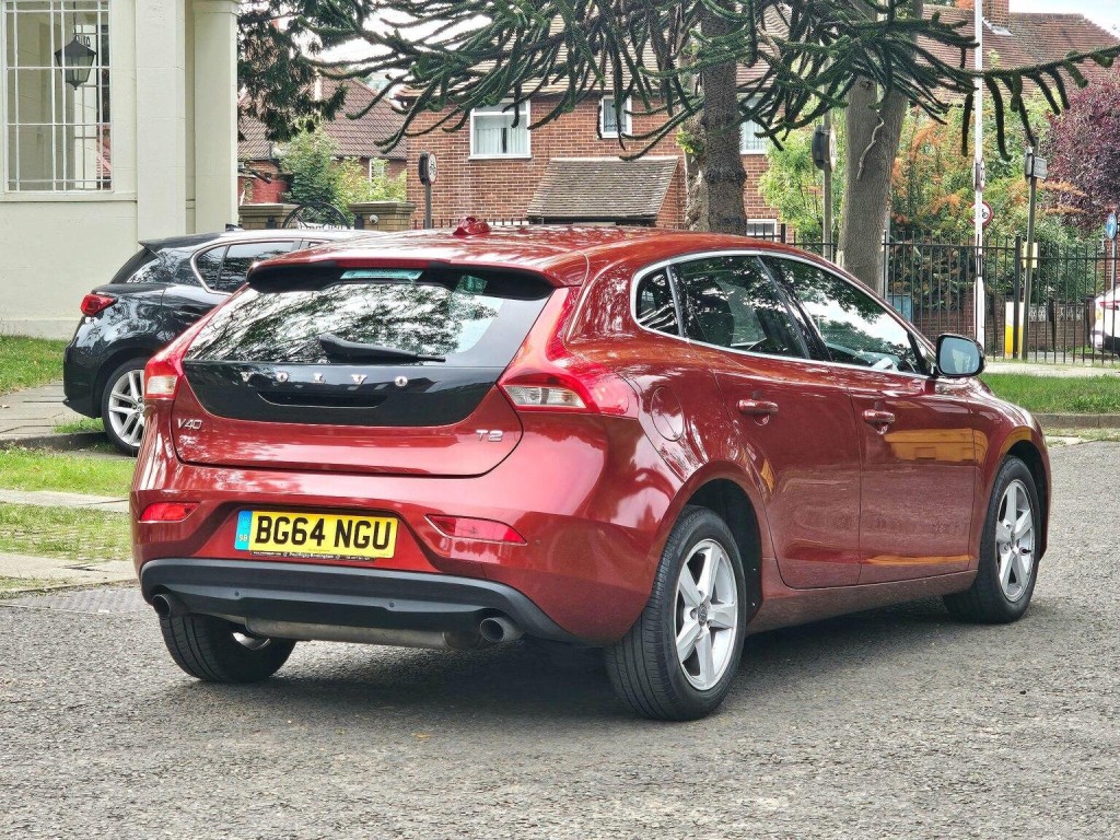 VOLVO V40