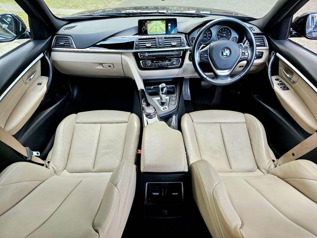 BMW 3 SERIES