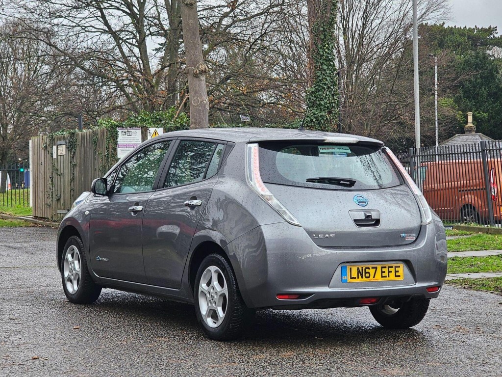 NISSAN LEAF