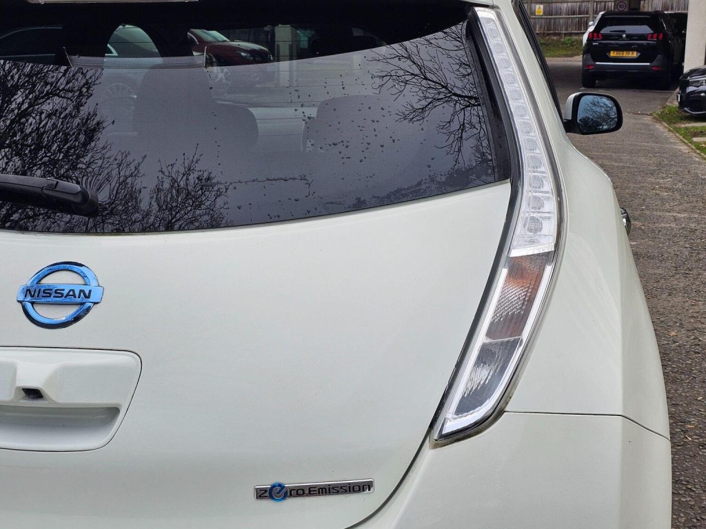 NISSAN LEAF