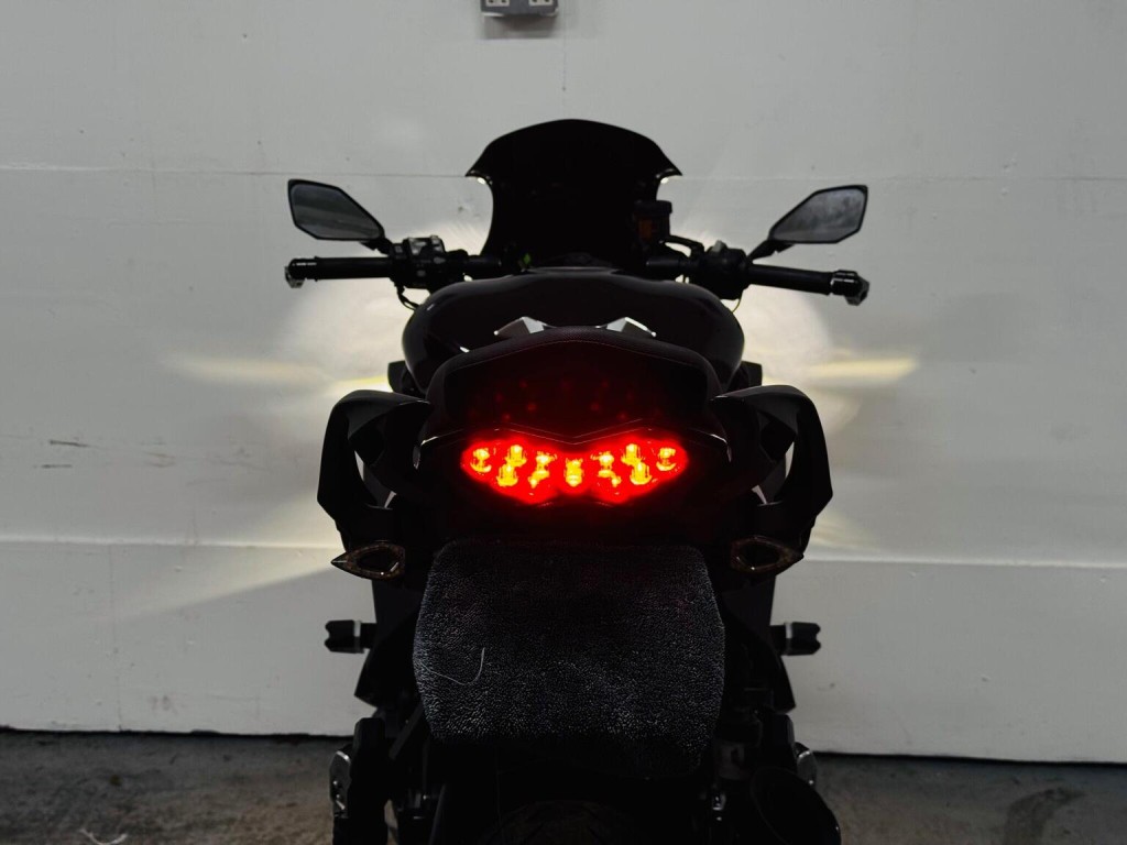 KAWASAKI NINJA 1000SX