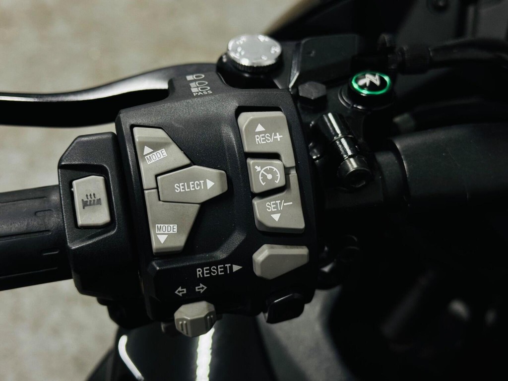 KAWASAKI NINJA 1000SX