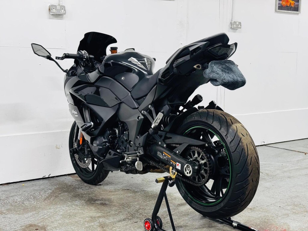 KAWASAKI NINJA 1000SX
