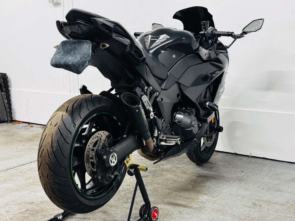KAWASAKI NINJA 1000SX