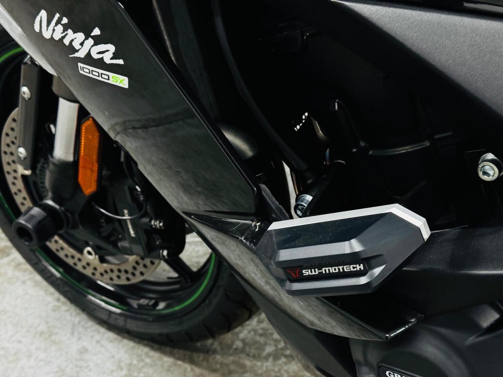 KAWASAKI NINJA 1000SX