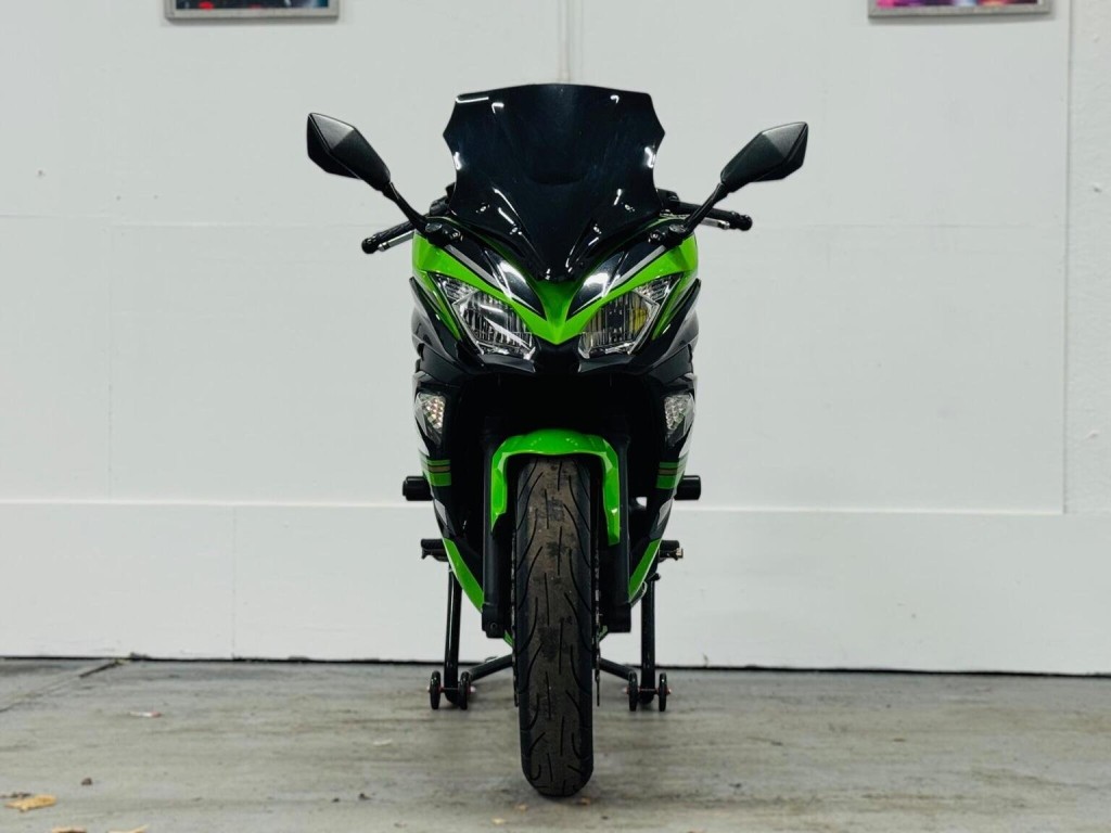 KAWASAKI Ninja 650