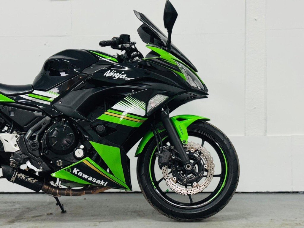 KAWASAKI Ninja 650