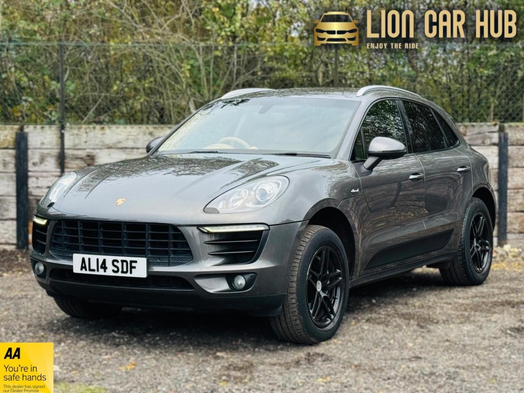 PORSCHE MACAN