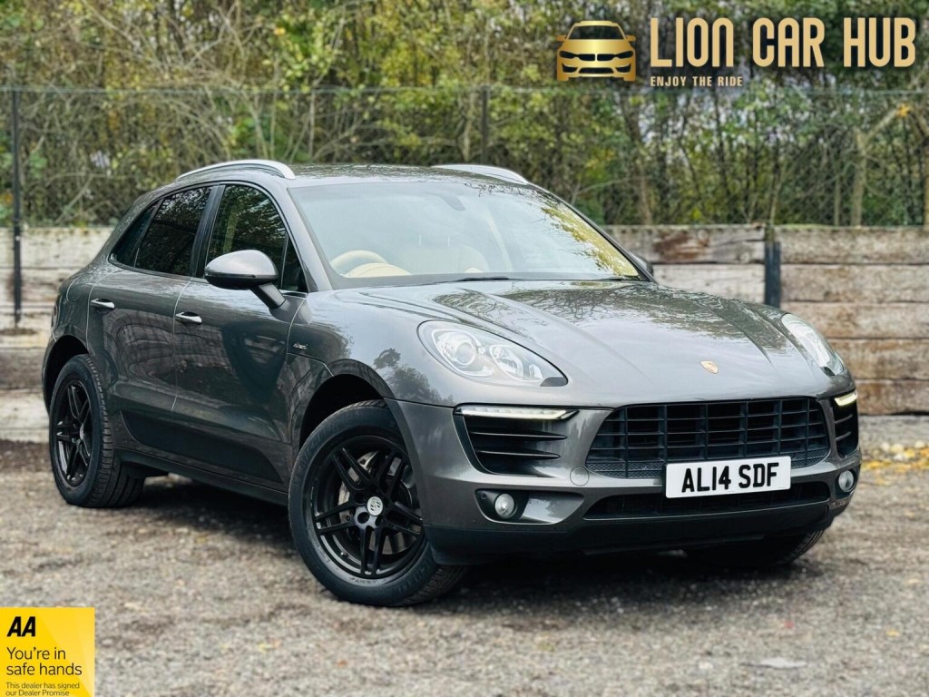PORSCHE MACAN