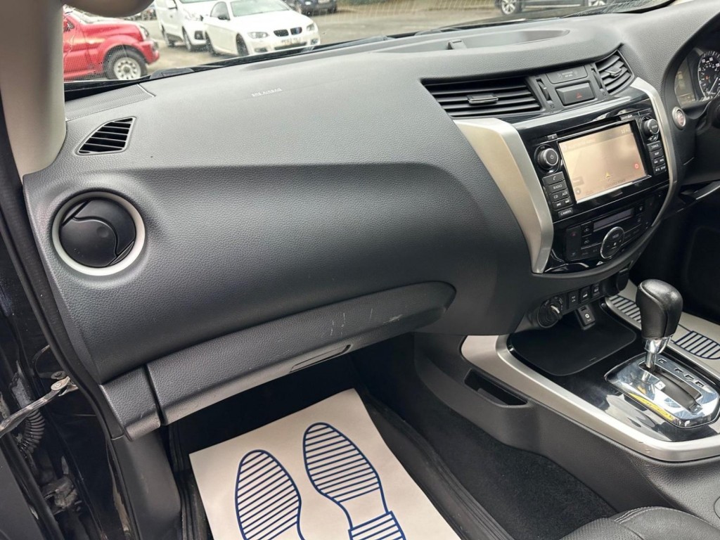 NISSAN NAVARA