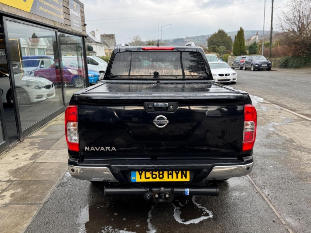 NISSAN NAVARA