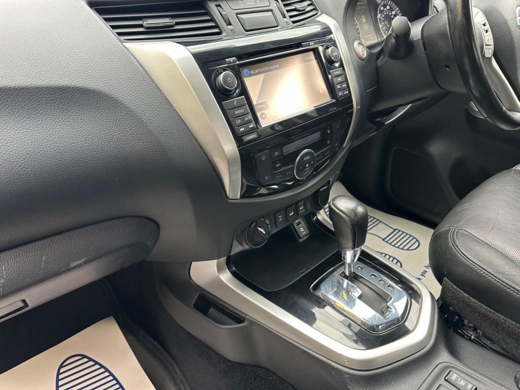 NISSAN NAVARA