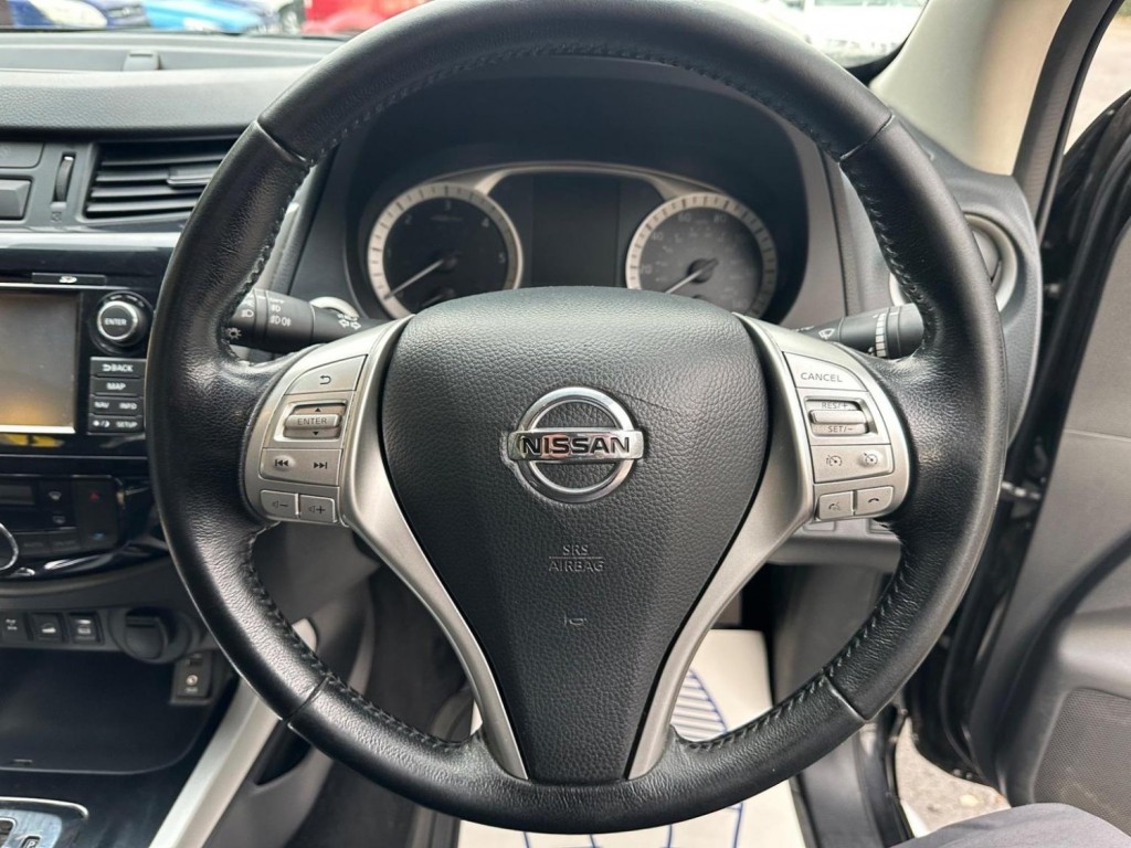 NISSAN NAVARA