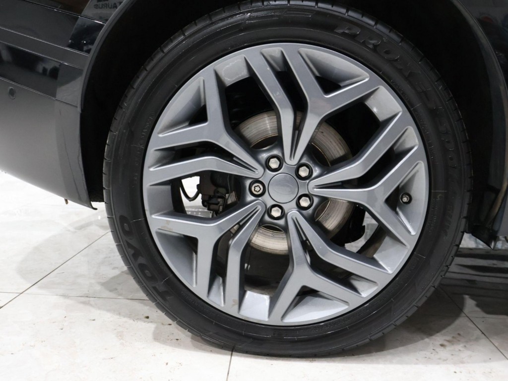 LAND ROVER RANGE ROVER VELAR