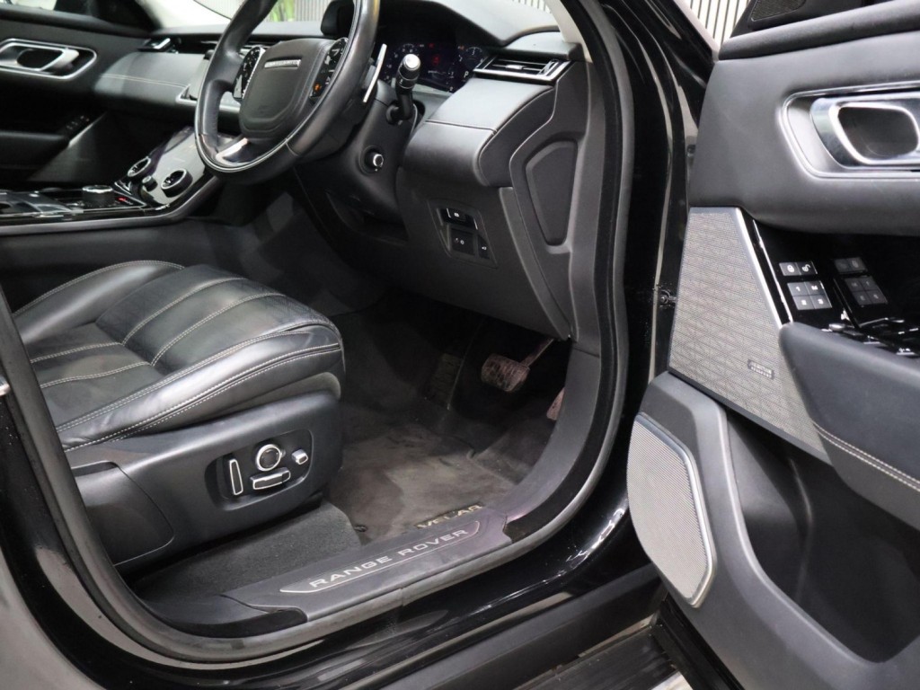 LAND ROVER RANGE ROVER VELAR