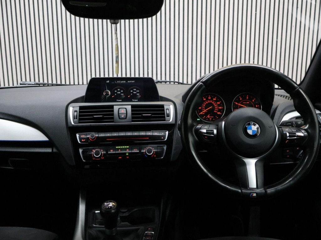 BMW 1 SERIES