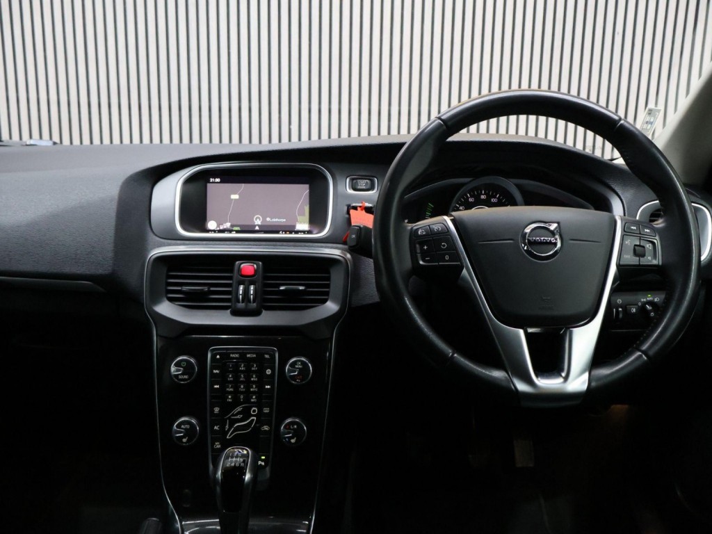 VOLVO V40