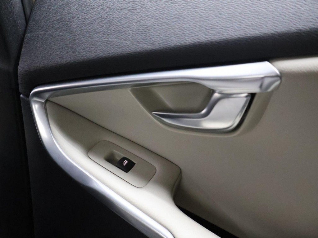 VOLVO V40 CROSS COUNTRY