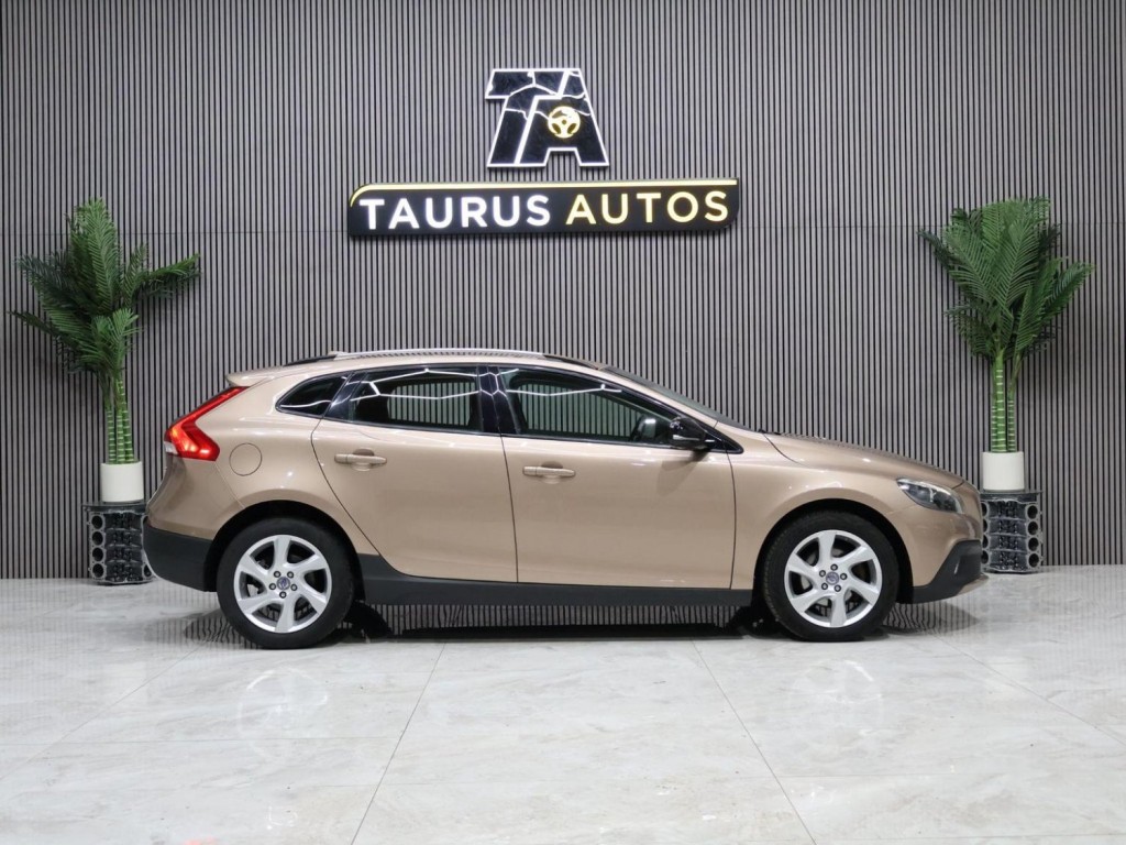 VOLVO V40 CROSS COUNTRY