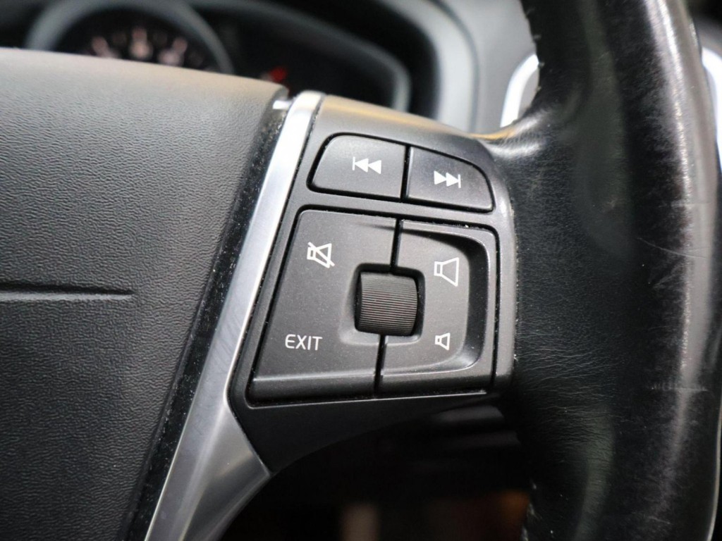 VOLVO V40 CROSS COUNTRY