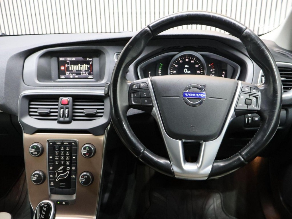 VOLVO V40 CROSS COUNTRY