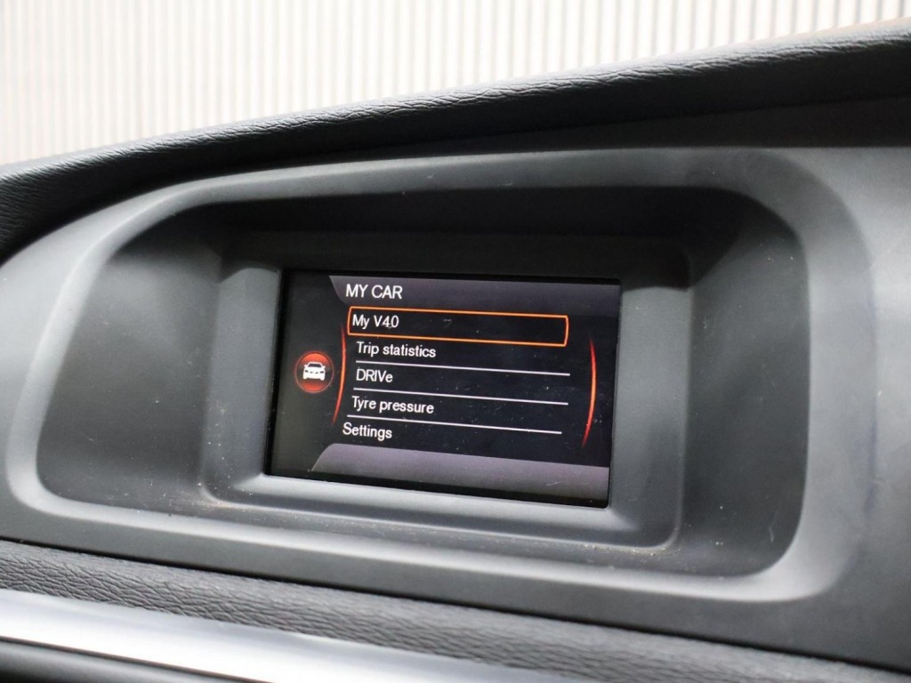 VOLVO V40 CROSS COUNTRY