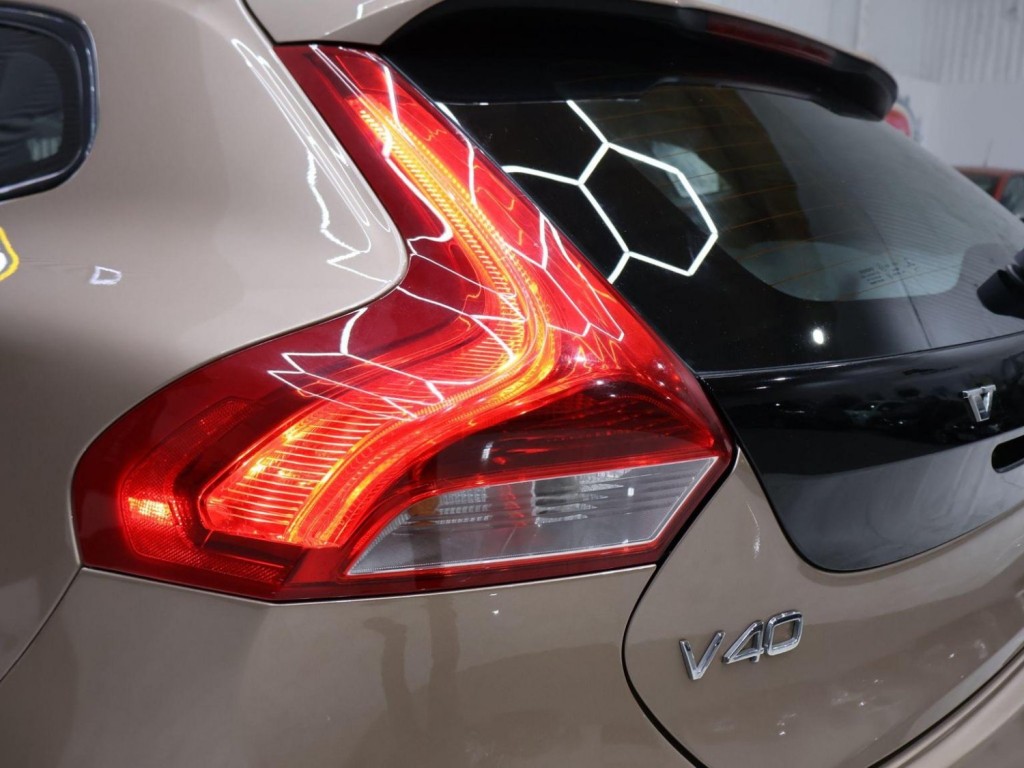 VOLVO V40 CROSS COUNTRY