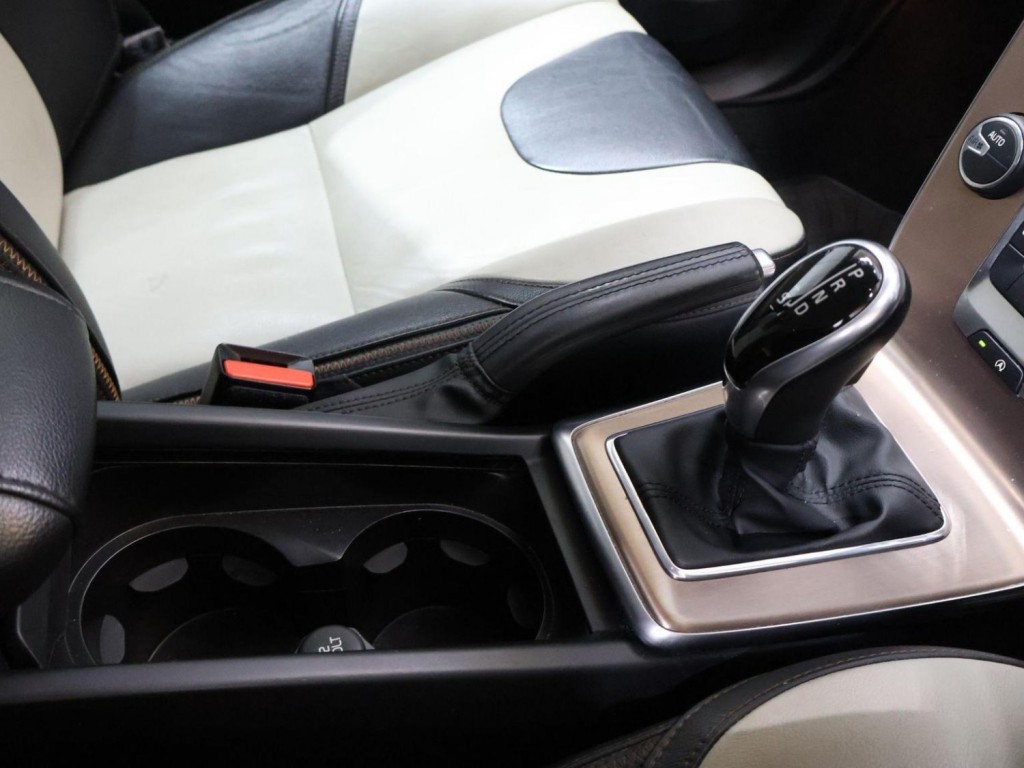 VOLVO V40 CROSS COUNTRY