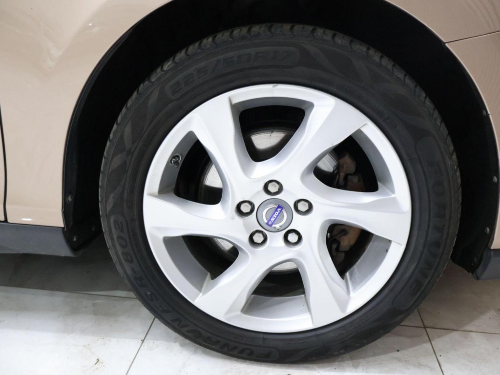 VOLVO V40 CROSS COUNTRY