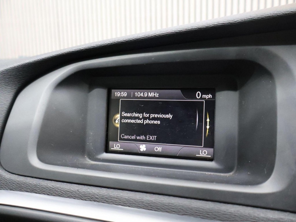 VOLVO V40 CROSS COUNTRY